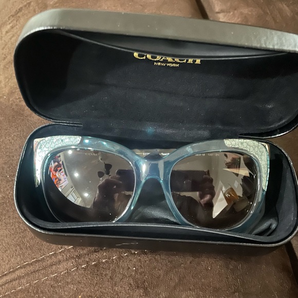 Coach Sunglasses - Picture 3 of 4